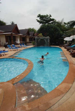 Гостиница Lanta Paradise Beach Resort  Ko Lanta